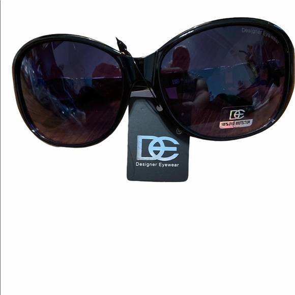 2 for $30 or 1 for $20 Sunglasses 100% UV protect - Picture 1 of 6